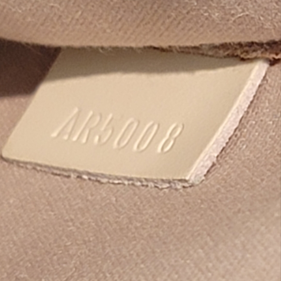 Louis Vuitton Ivory Epi Madeline Leather Handbag PM - Picture 11 of 12